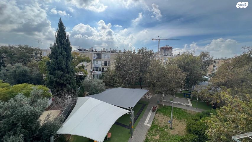 דירה, אלופי צה"ל 11, קרית שרת מזרח, חולון