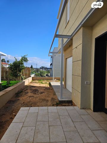 בית פרטי/ קוטג', פריחת הדרים 3, ההדרים, בנימינה גבעת עדה