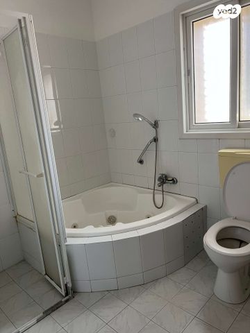 בית פרטי/ קוטג', המיילדת 12, שבזי, ראש העין