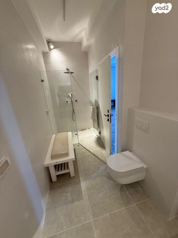 גג/ פנטהאוז, סוקולוב 12, רוטשילד עצמאות, בת ים