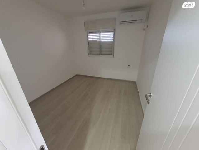 גג/ פנטהאוז, קרן היסוד 24, גן הורדים, אשקלון