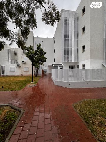 עובדיה הנביא 12