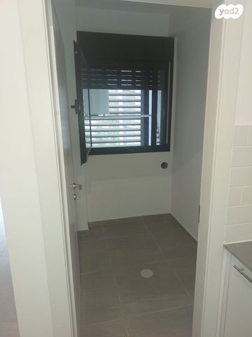 דירה, רועי קליין 10, קרית קריניצי, רמת גן