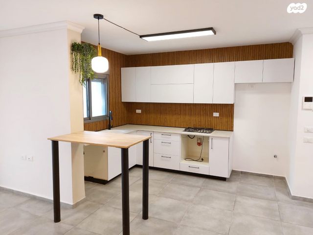 דירה, חברותא 11, בצוותא, חריש