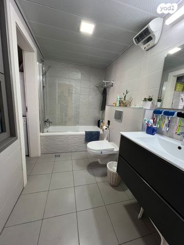 גג/ פנטהאוז, יהודה גורודיסקי 37, רחובות המדע, רחובות