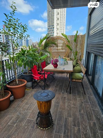 גג/ פנטהאוז, הרב יצחק ידידיה פרנקל 7, פלורנטין, תל אביב יפו