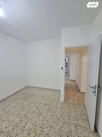 דירה, דרך בן גוריון 109, דרום מערב ותיק, בת ים