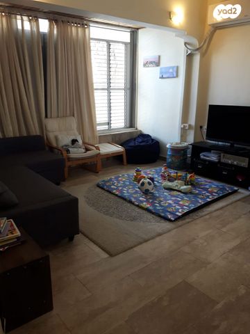 דירה, דרך נגבה 52, נווה רם, שיכון מזרחי, רמת גן