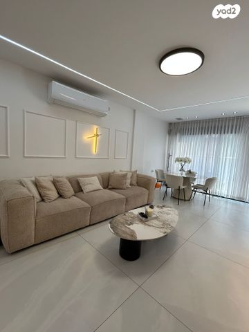 דירה, יהודה הלוי 20, מרכז העיר דרום, נתניה