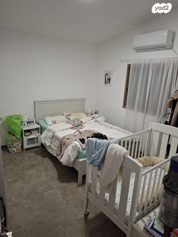 יחידת דיור, שדרות השקיעה 1, דברת, דברת