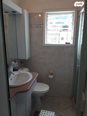 דירה, דרך נגבה 52, נווה רם, שיכון מזרחי, רמת גן