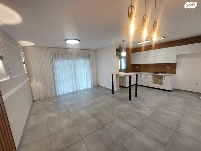 דירה, חברותא 11, בצוותא, חריש