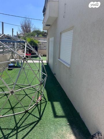 דו משפחתי, הגדוד העברי 8, עמידר, נהריה