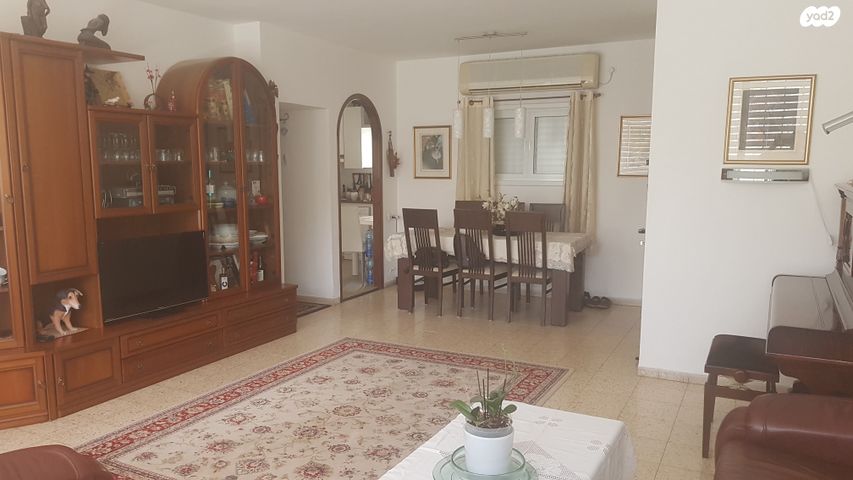 אנצו סירני 11