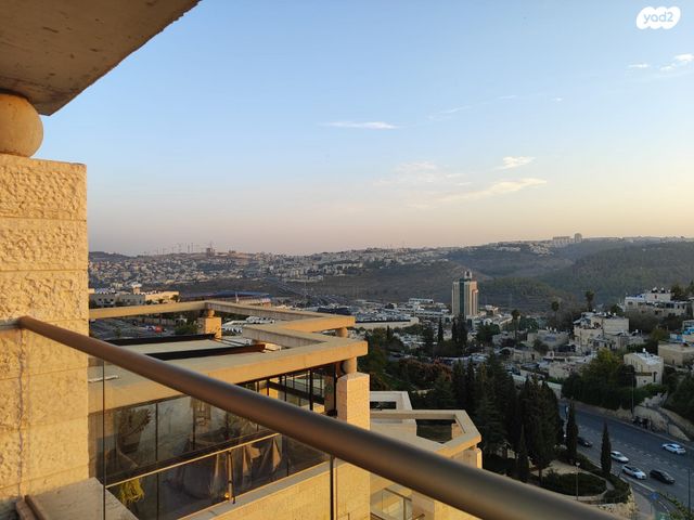 גג/ פנטהאוז, משה שרת 1, רמת שרת, ירושלים