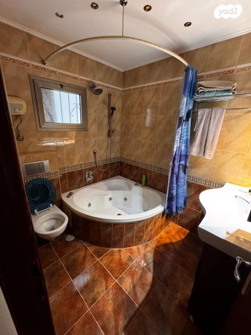 דירה, עובדיה הנביא 12, רובע י', אשדוד