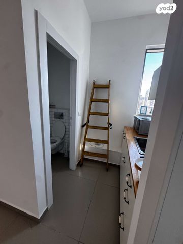 משרדים, מלחמת ששת הימים 10, מרכז העיר, חדרה