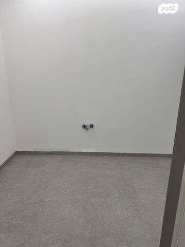 משרדים, שדרות ירושלים 27, קרית ים  א', קרית ים