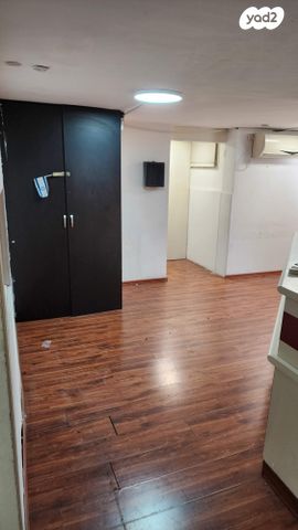 חנויות/ שטח מסחרי, כצנלסון 39, קרית יוסף, גבעתיים