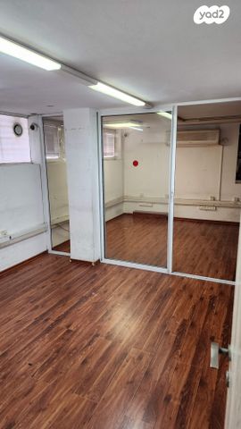 חנויות/ שטח מסחרי, כצנלסון 39, קרית יוסף, גבעתיים