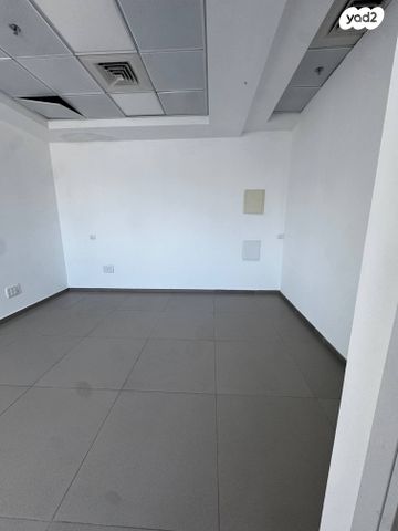 משרדים, מלחמת ששת הימים 10, מרכז העיר, חדרה