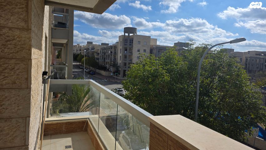 דירה, אבני חושן 28, אבני חן, מודיעין מכבים רעות