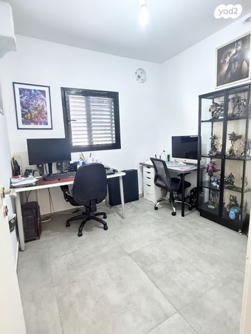 דירה, דרך המלך, גנים א', גני תקווה