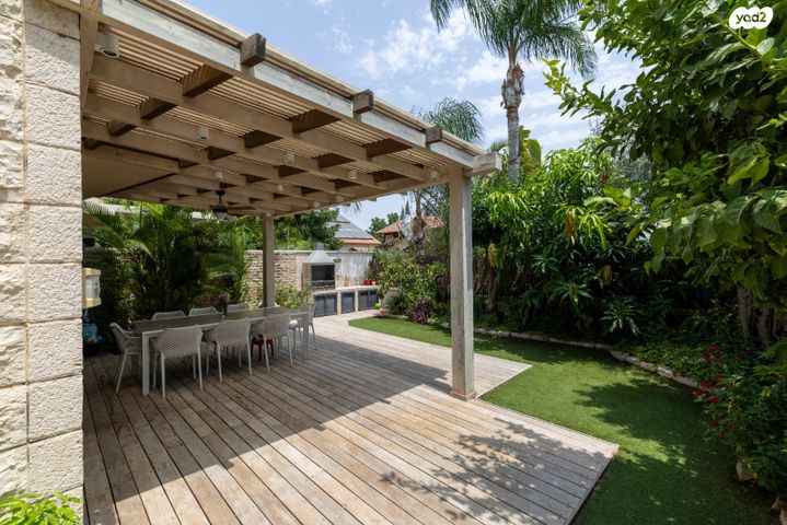 דו משפחתי, שאול זילברמן, מקוב, רחובות