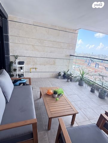 דירה, דרך המלך, גנים א', גני תקווה