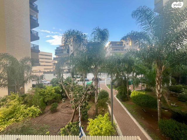 דירה, דבורה הנביאה, רובע יזרעאל סביוני העמק, עפולה