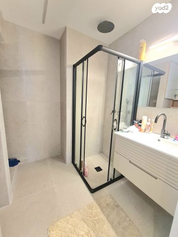 דירה, שדרות הנשיא, מרכז הכרמל, חיפה