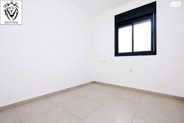 דירה, דבורה עומר, רעננה