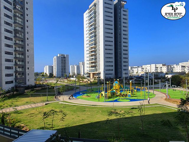 דירה, החותרים, טירת כרמל