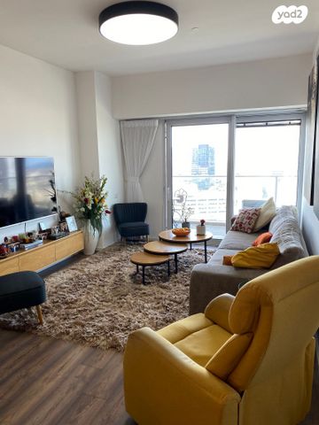 דירה, דרך מנחם בגין 144, מונטיפיורי, הרכבת, תל אביב יפו