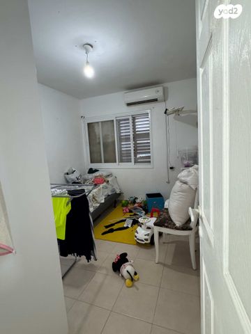 דירה, שרת, שז"ר / דקר, טירת כרמל