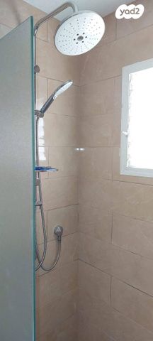 דירה, שבטי ישראל, גבעת אולגה, חדרה