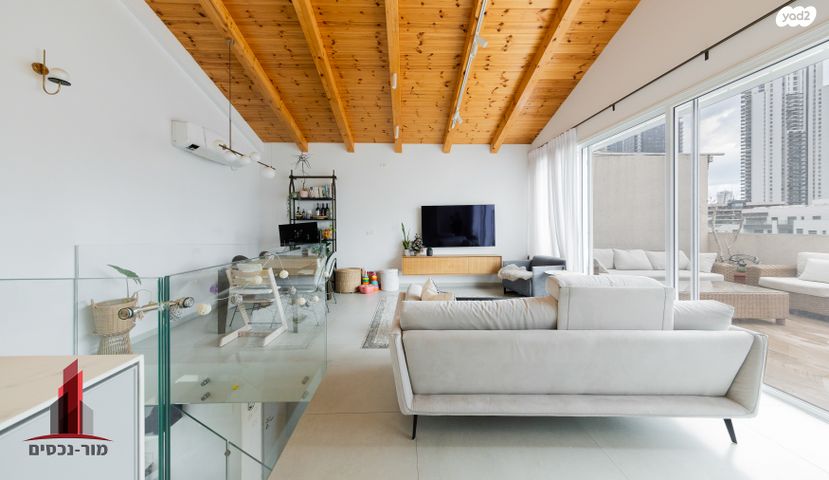 גג/ פנטהאוז, בורוכוב, בורוכוב, גבעתיים