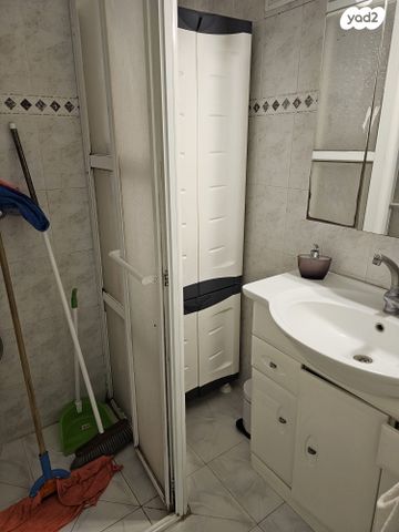 דירה, גיורא יוספטל, גיורא, טירת כרמל