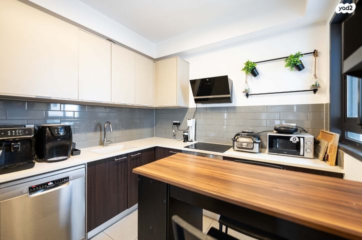 דירה, יצחק נבון, נאות אריאל שרון, קרית אונו