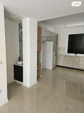 בית פרטי/ קוטג', גבעת הפרחים, בנימינה גבעת עדה