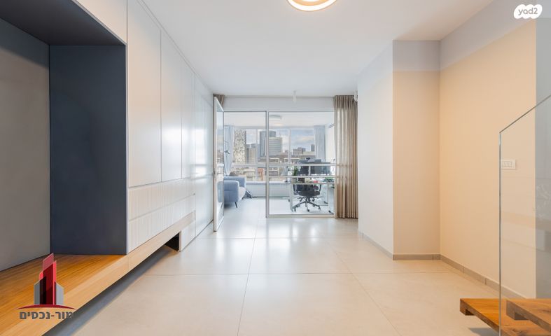 גג/ פנטהאוז, בורוכוב, בורוכוב, גבעתיים