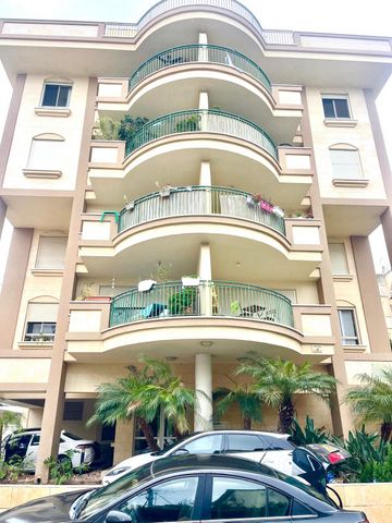 גג/ פנטהאוז, ברוך שפינוזה, ב' / צפון מערב העיר, רחובות