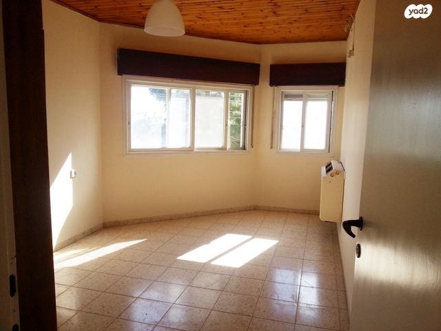 בית פרטי/ קוטג', בראשית 1, אבטליון