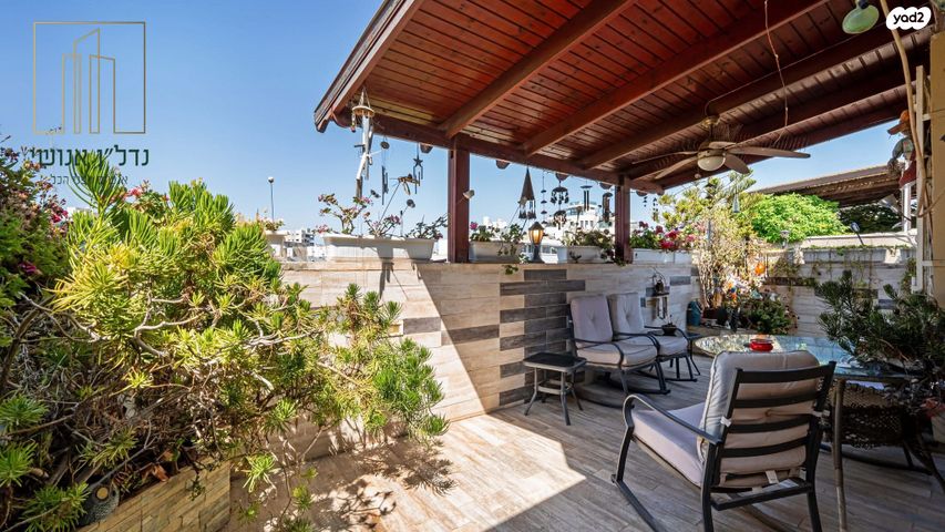 גג/ פנטהאוז, אנצו סירני, גבעת הרמבם, גבעתיים