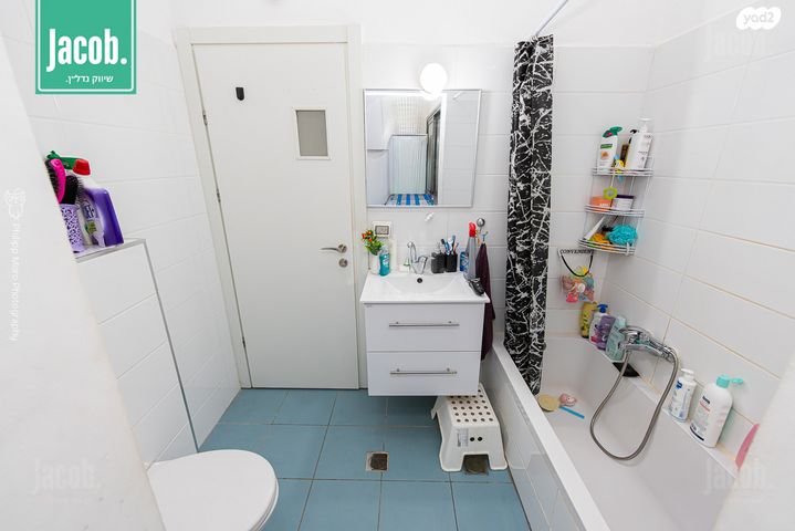 דירה, לח"י, גלי כרמל, טירת כרמל