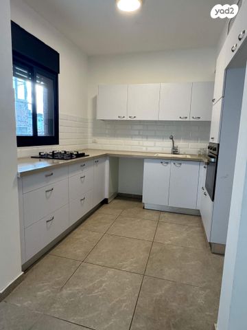 דירה, המעלות, פועלי הרכבת, גבעתיים