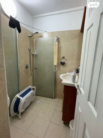 דירה, שרת, שז"ר / דקר, טירת כרמל