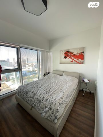 דירה, דרך מנחם בגין 144, מונטיפיורי, הרכבת, תל אביב יפו