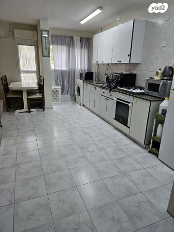 גיורא יוספטל 