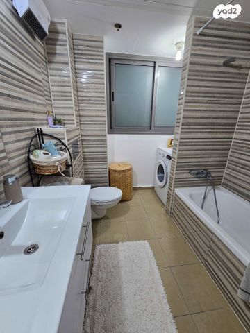 דירה, אור עקיבא